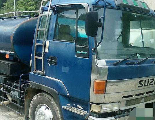 タンクローリー 散水車